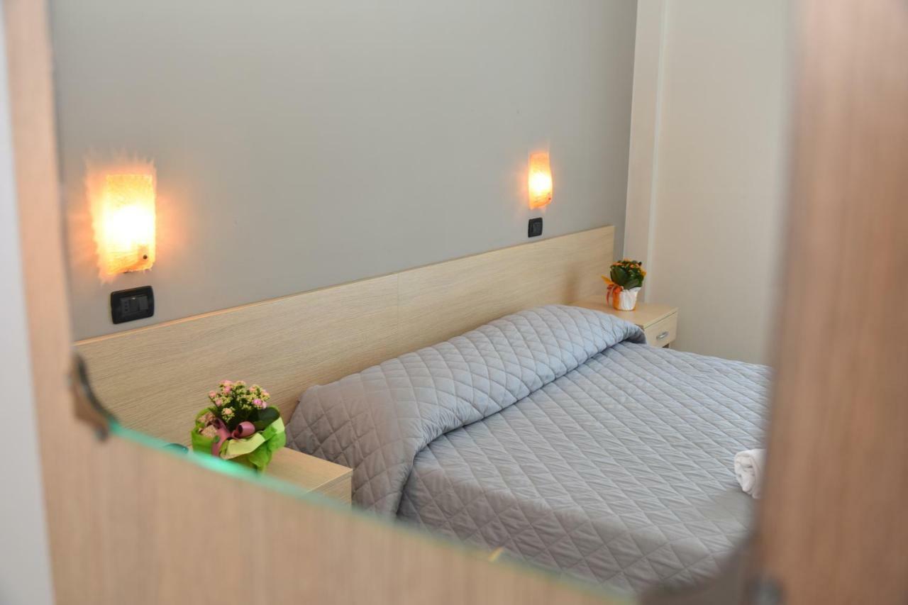 Double Room,830774651:JPEG