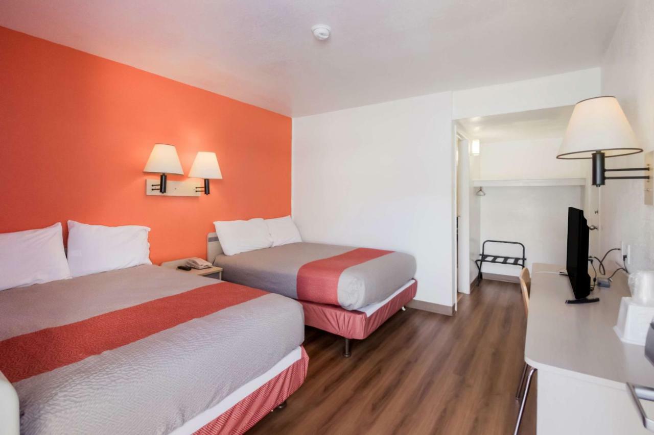 2 Full Beds | Non-Smoking, Micfridge