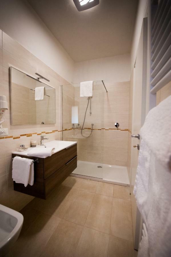 Camera Doppia con Letti Singoli con Bagno Privato