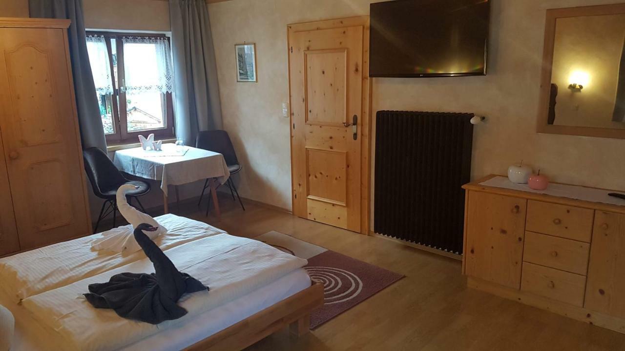 Double Room with Private Bathroom and Balcony,905717863:JPEG