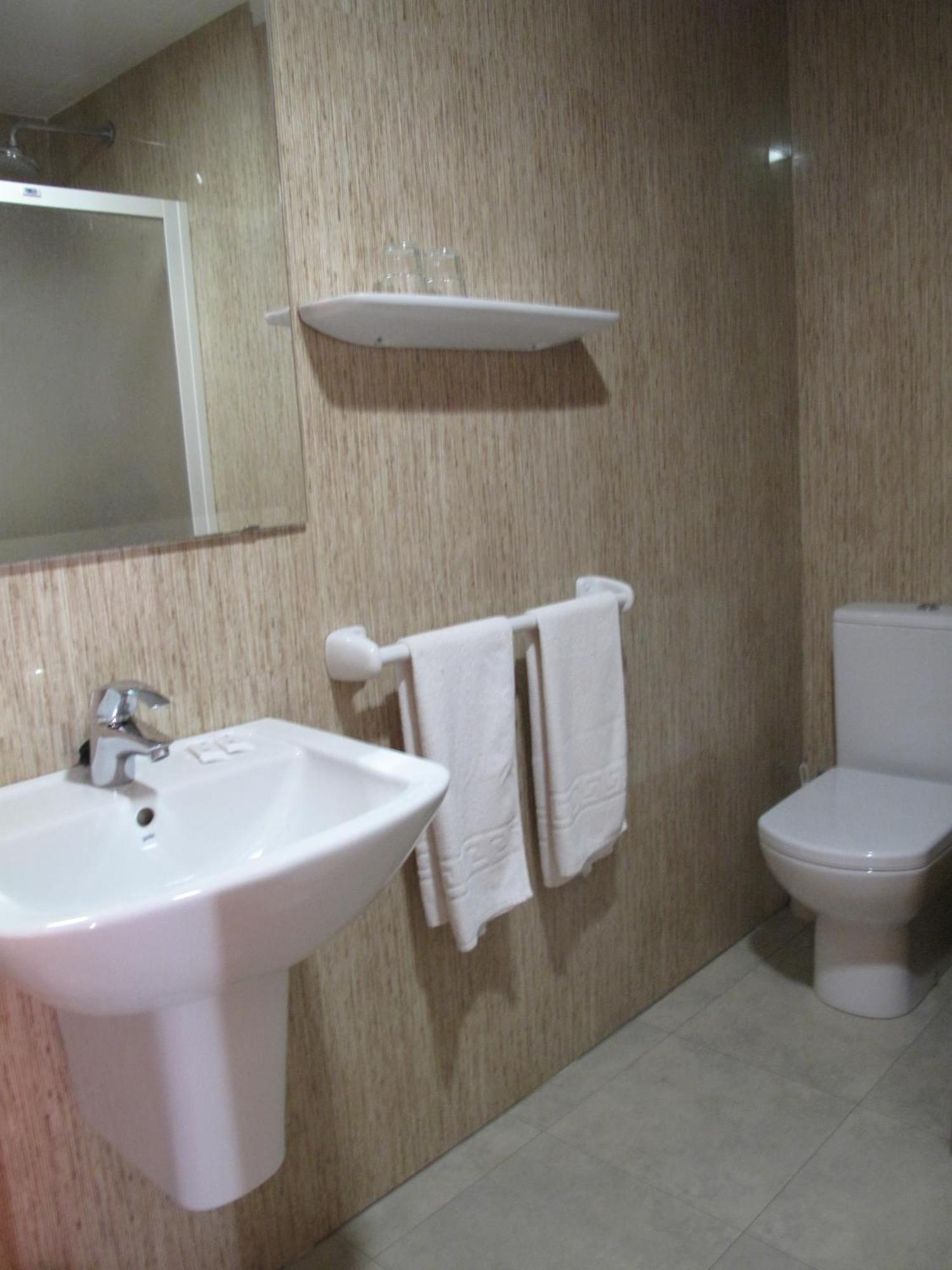 Double Room,1103302002:JPEG