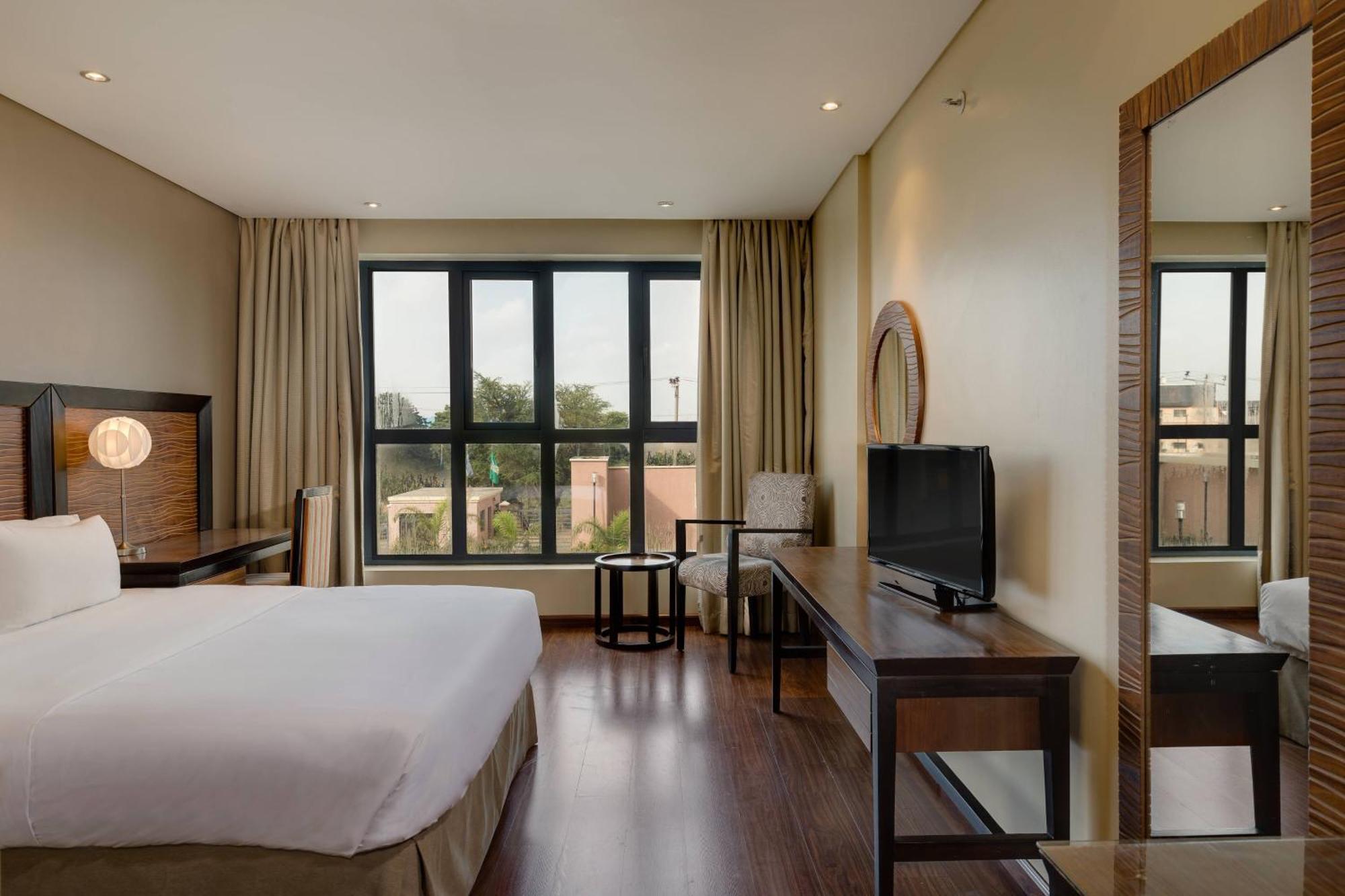 Standard Queen Room
