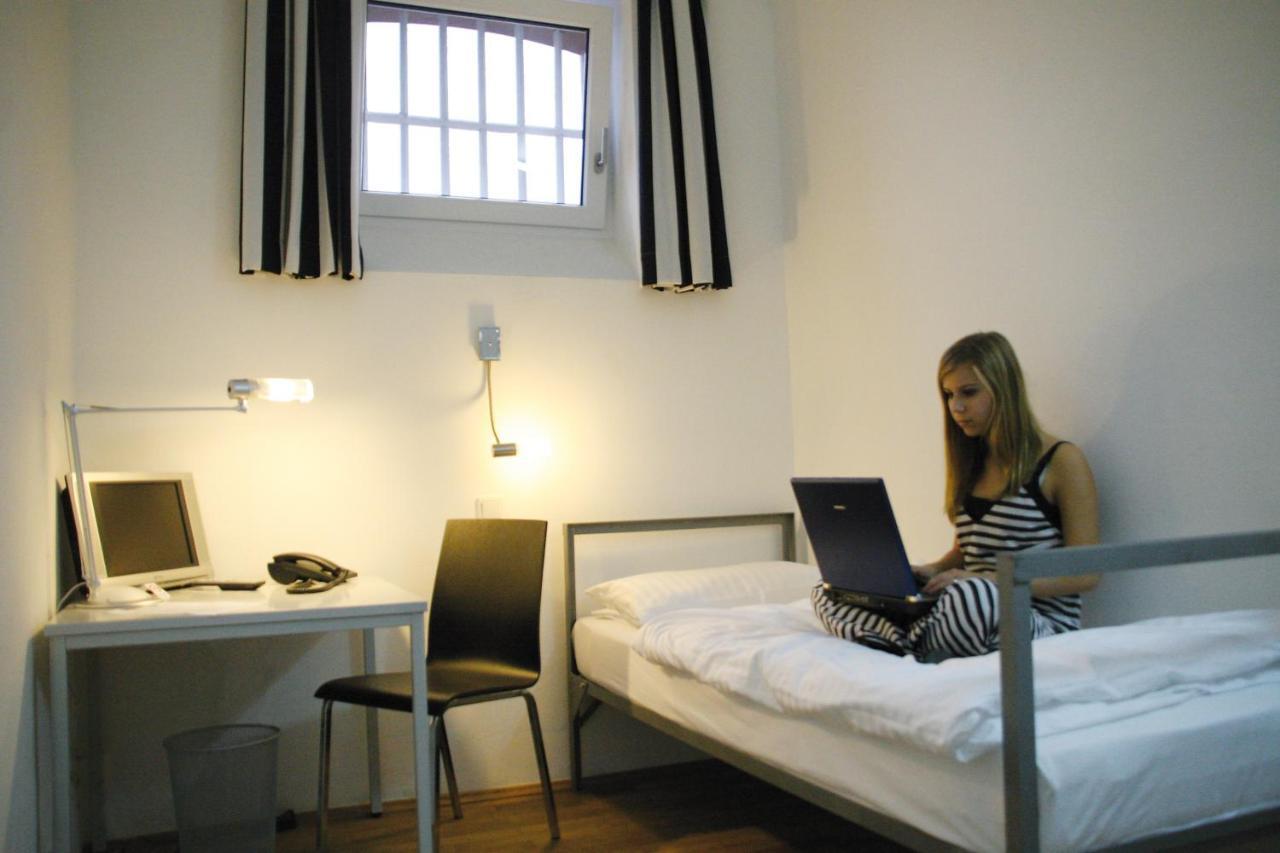 Cell Single Room