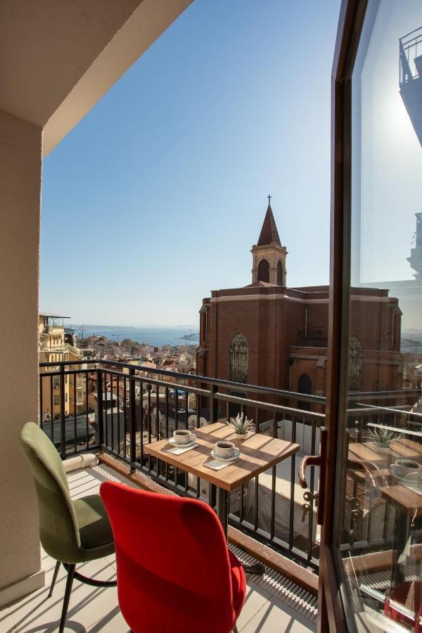 Deluxe Suite with Balcony- Sea View