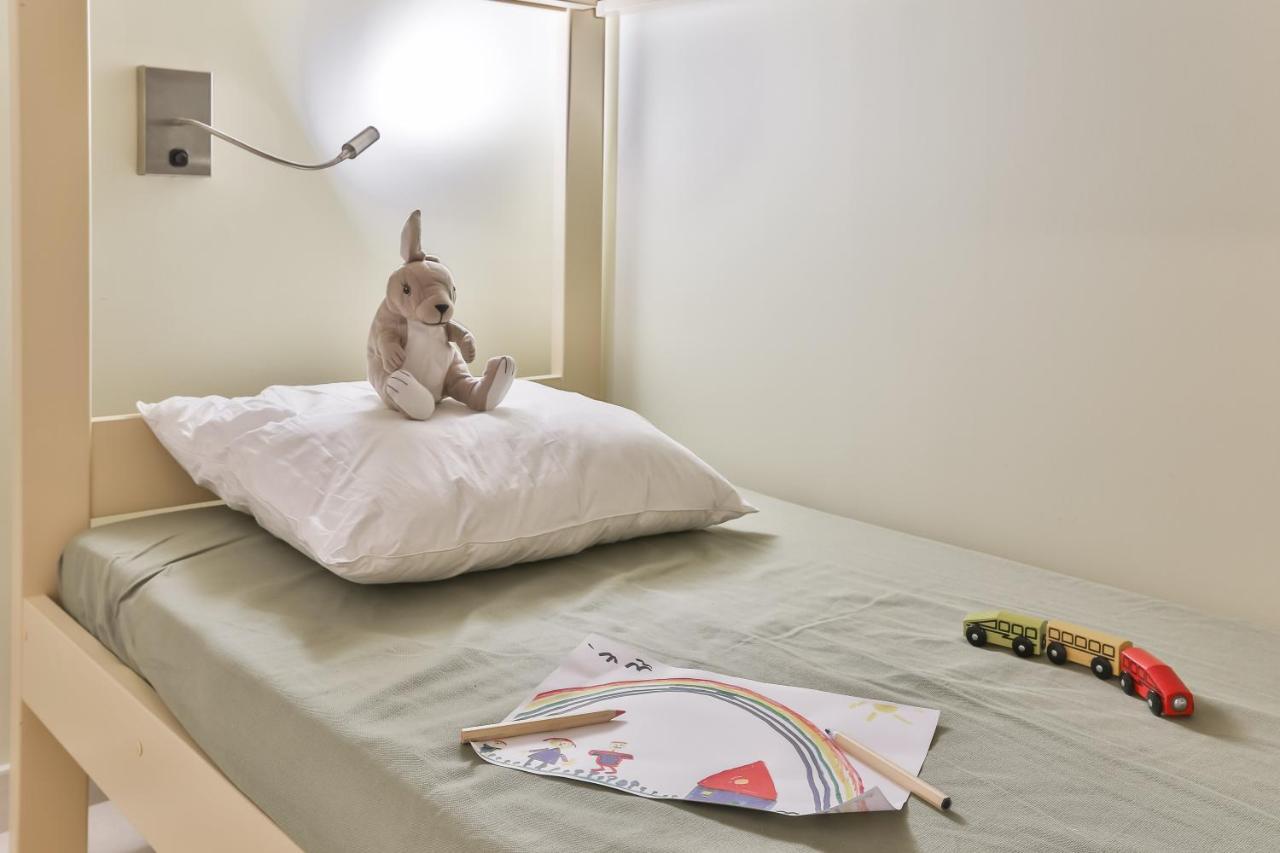 One-Bedroom Apartment with Alcove (Saturday),946947901:JPEG