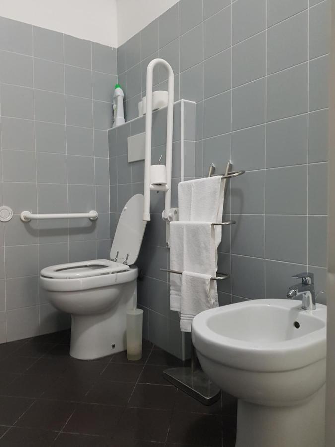Quarto Triplo Econômico com Banheiro Compartilhado
