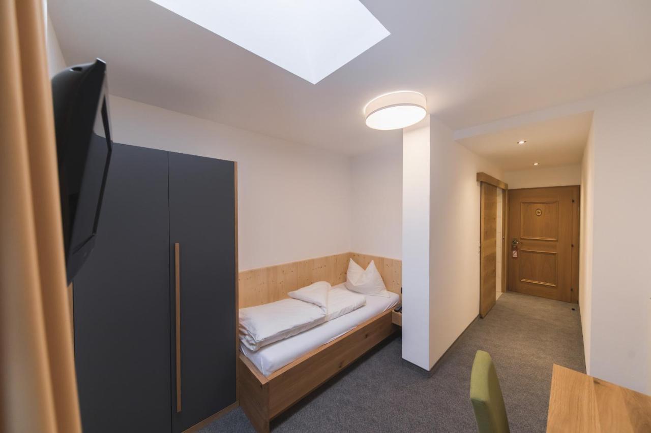 Budget Single Room,959887966:JPEG