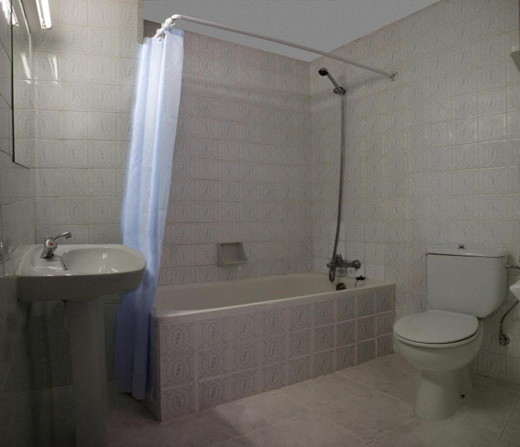 Twin Room,1498633426:JPEG