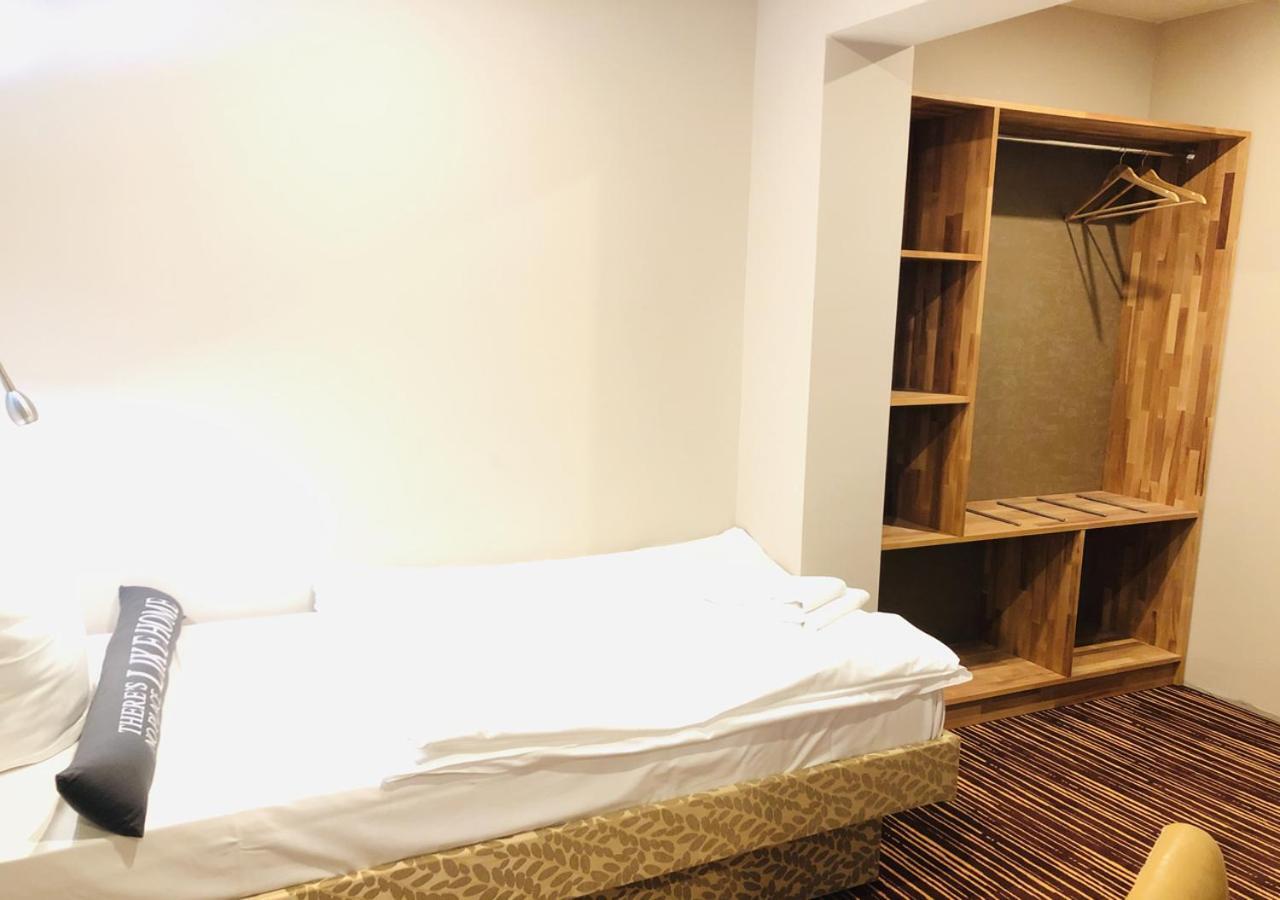 Standard Single Room,964650520:JPEG