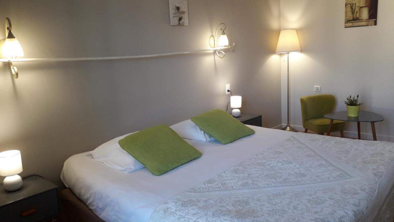 Chambre Double Confort - Vue sur Rue