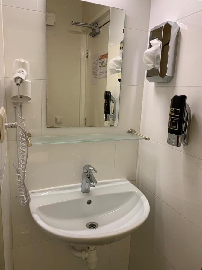 Vierpersoonskamer met Eigen Badkamer