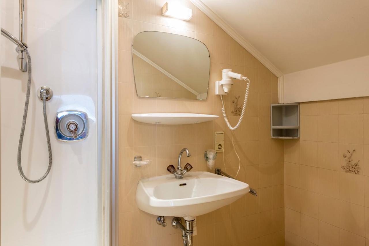 Standard Doppelzimmer mit Balkon