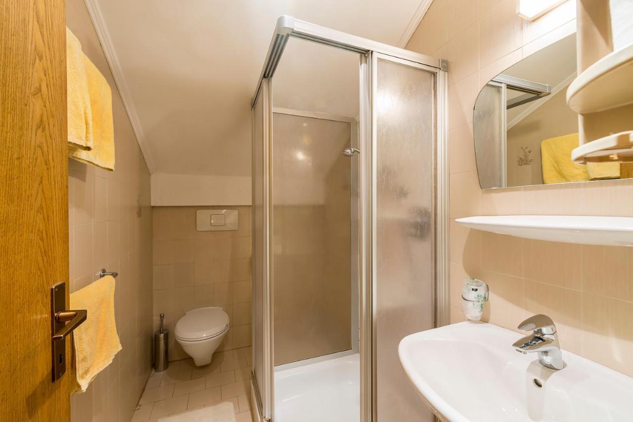 Standard Dreibettzimmer mit Balkon