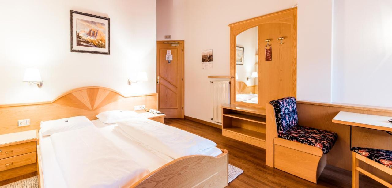 Double Room with Mountain View - Non Smoking,997117158:JPEG