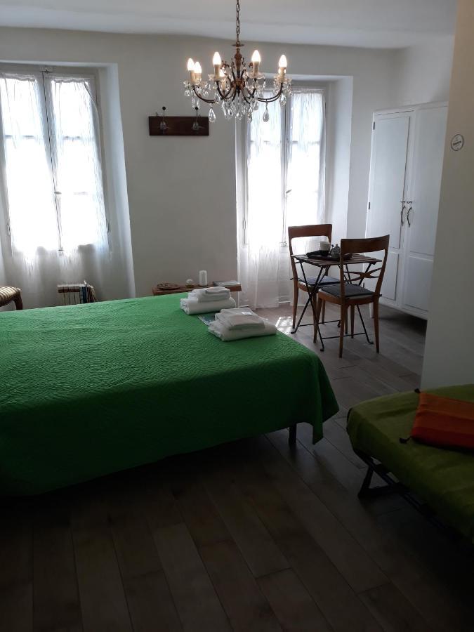 Camera Matrimoniale/Doppia con Letti Singoli con Bagno Privato