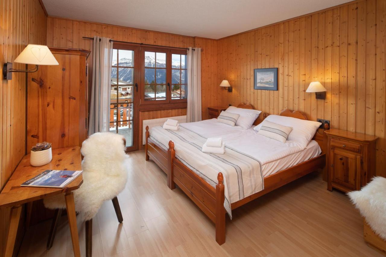 Apartment with Mountain View