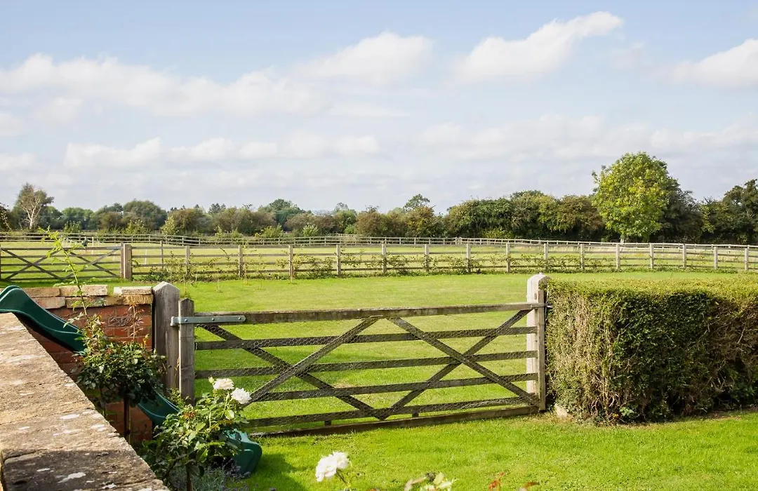 Smallbrook Cottage-1