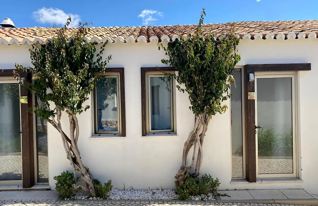 Lost & Found - Guesthouse & Suites-1