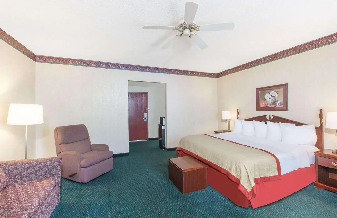 Baymont By Wyndham Jonesboro-1