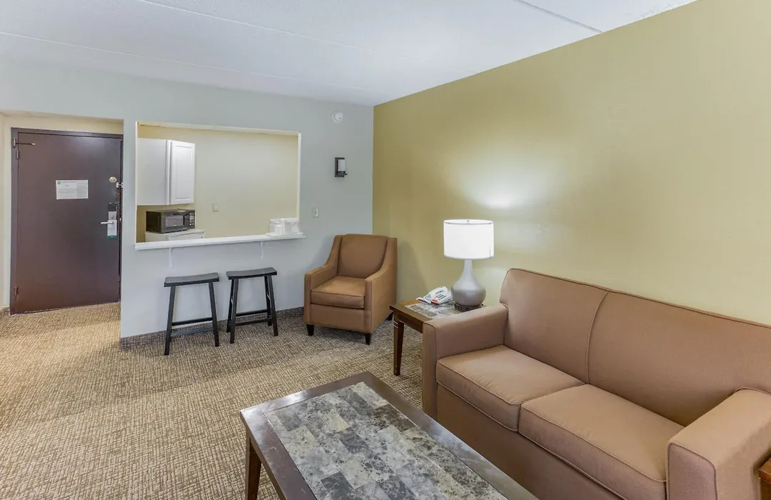 Quality Inn & Suites Plattsburgh-1