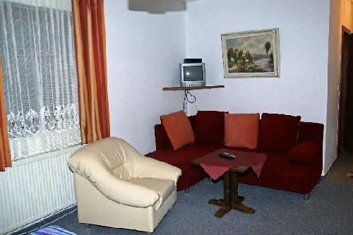 Gaestehaus-Pension Caroline-1