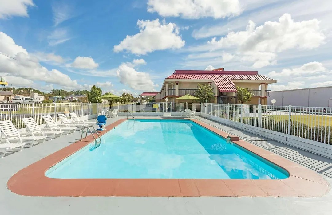 Super 8 By Wyndham Tifton-1