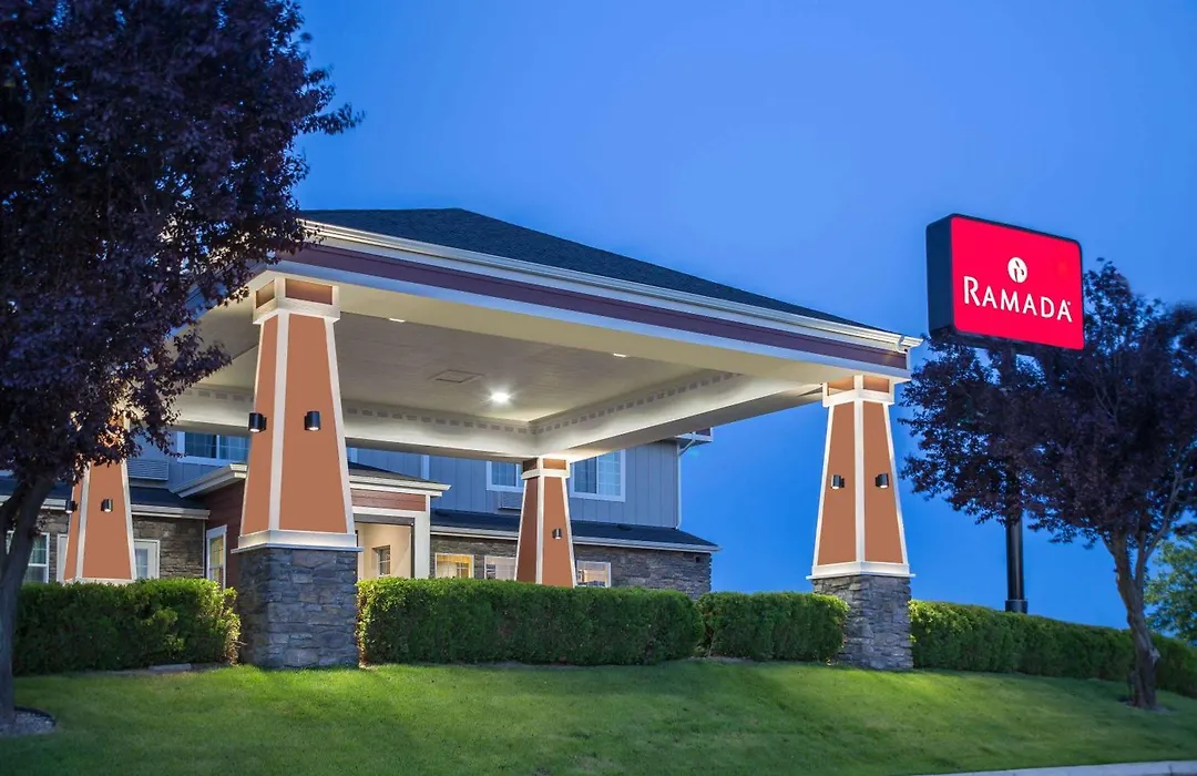 Ramada By Wyndham Moses Lake-1