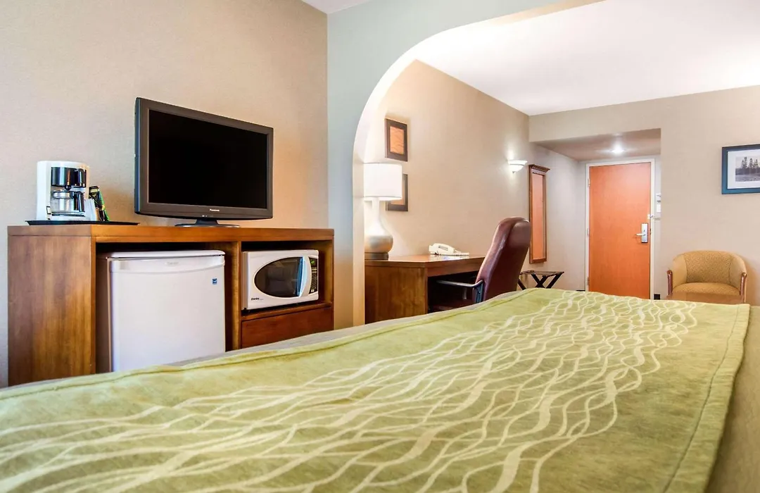 Comfort Inn & Suites Shawinigan-1