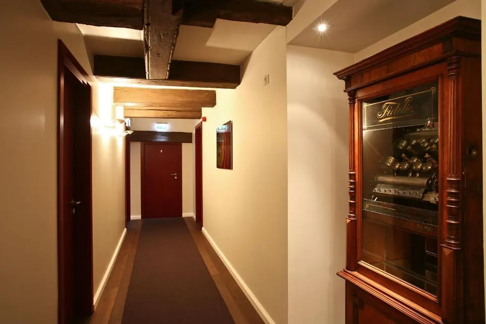 Hotel Anno 1216-1