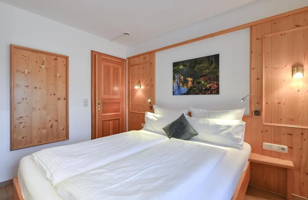 Hotel Alpenstuben-1