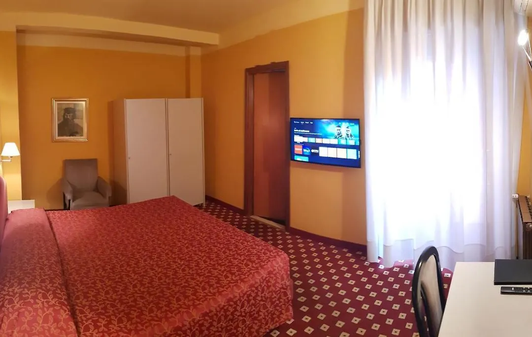 Hotel Diana-1