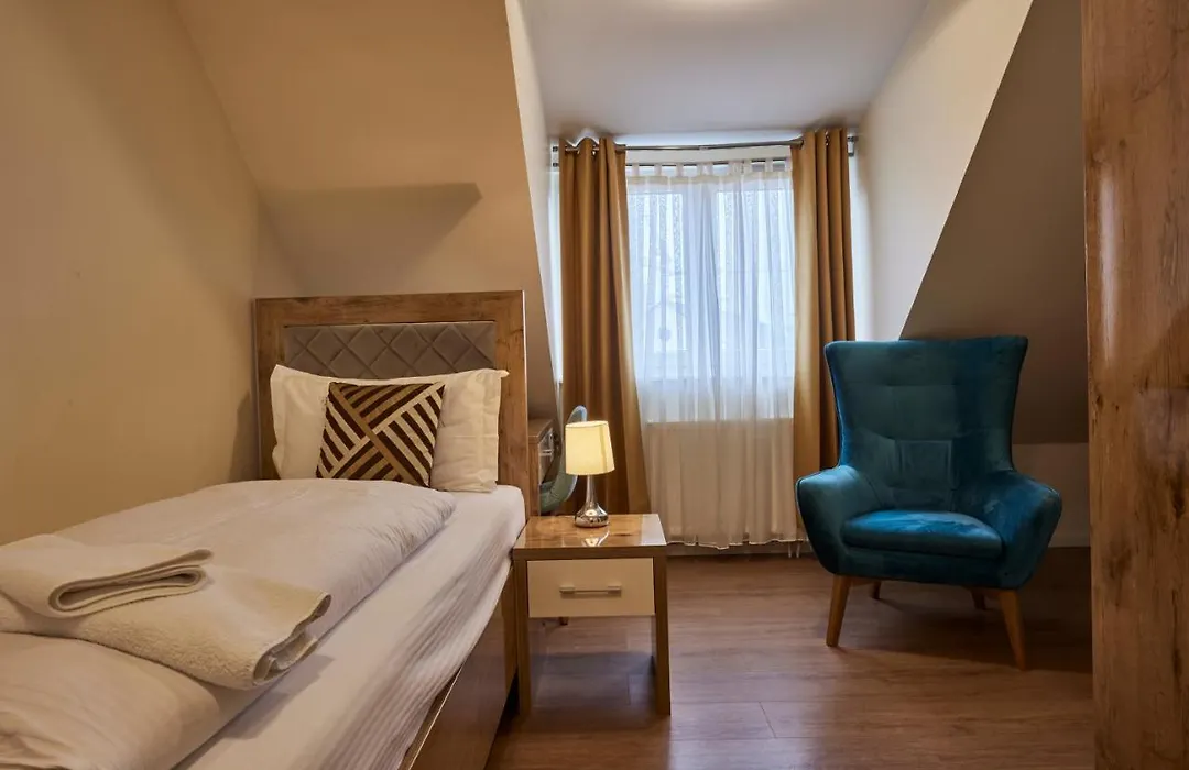 Hotel Isha-1