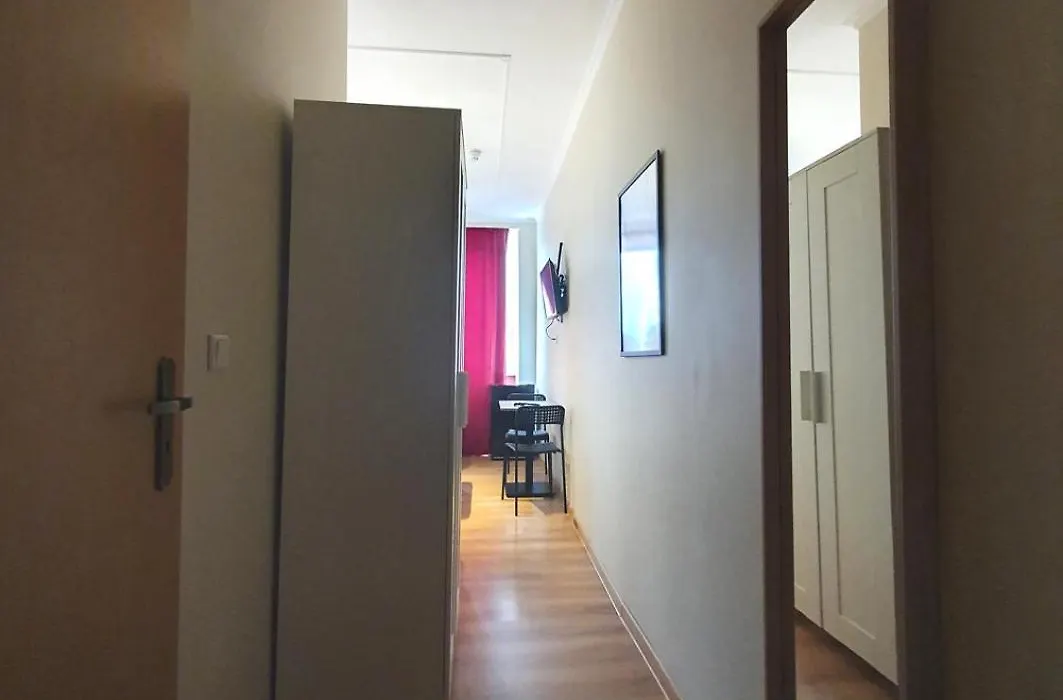 R&B Hotel-1