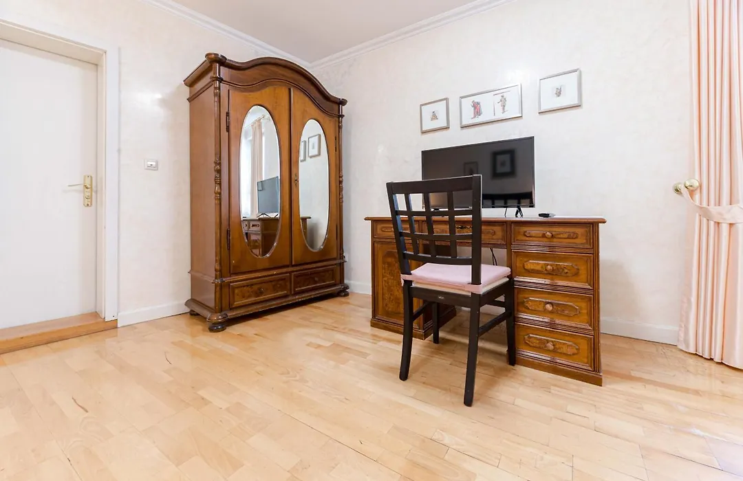 Hotel Leone D'Oro-1