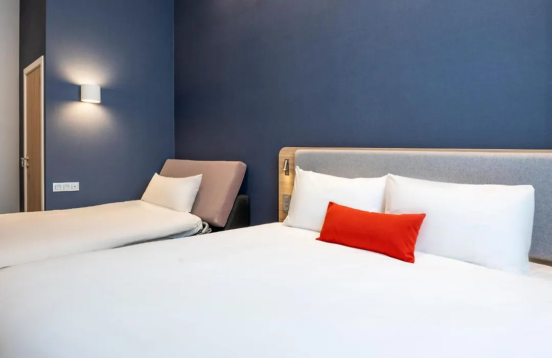 Holiday Inn Express Antwerp - City Centre By Ihg-1