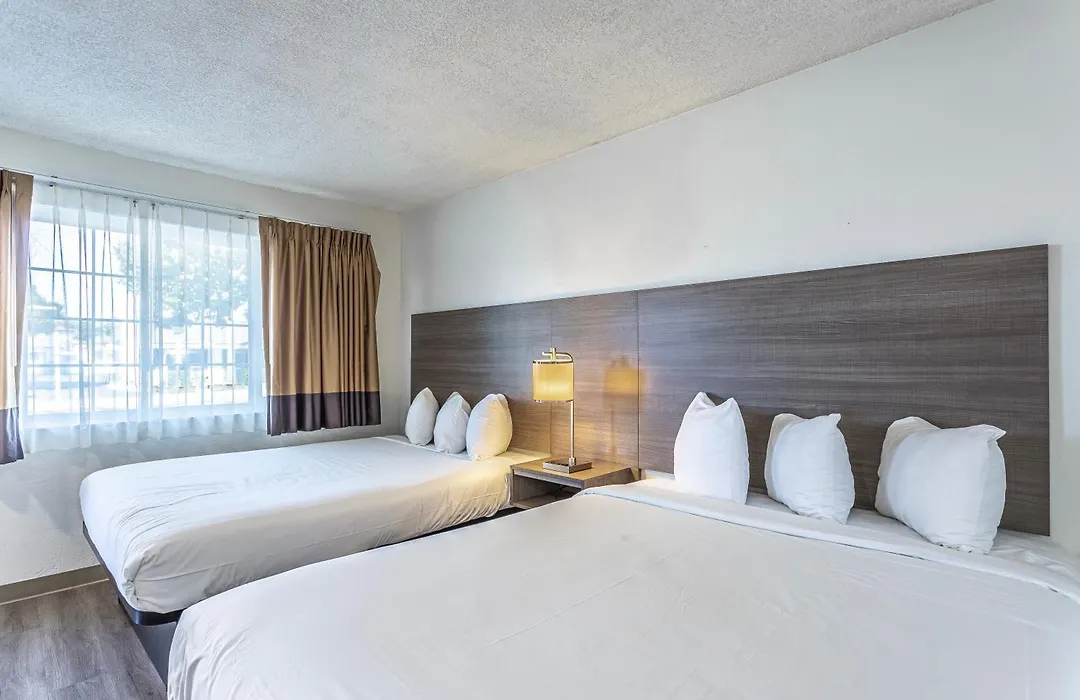 Coastal Breeze Inn-1