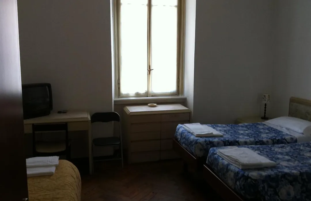 Hotel Gambara-1