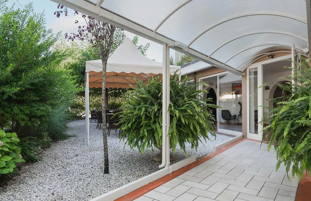 Hotel Azzurra-1