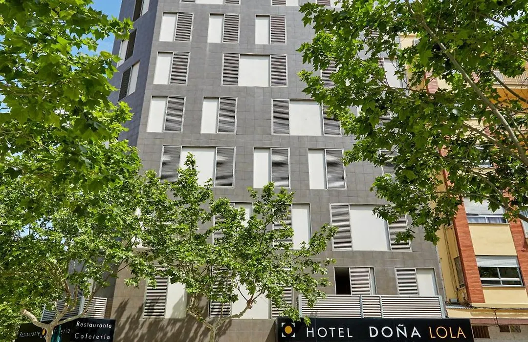 Doña Lola-1