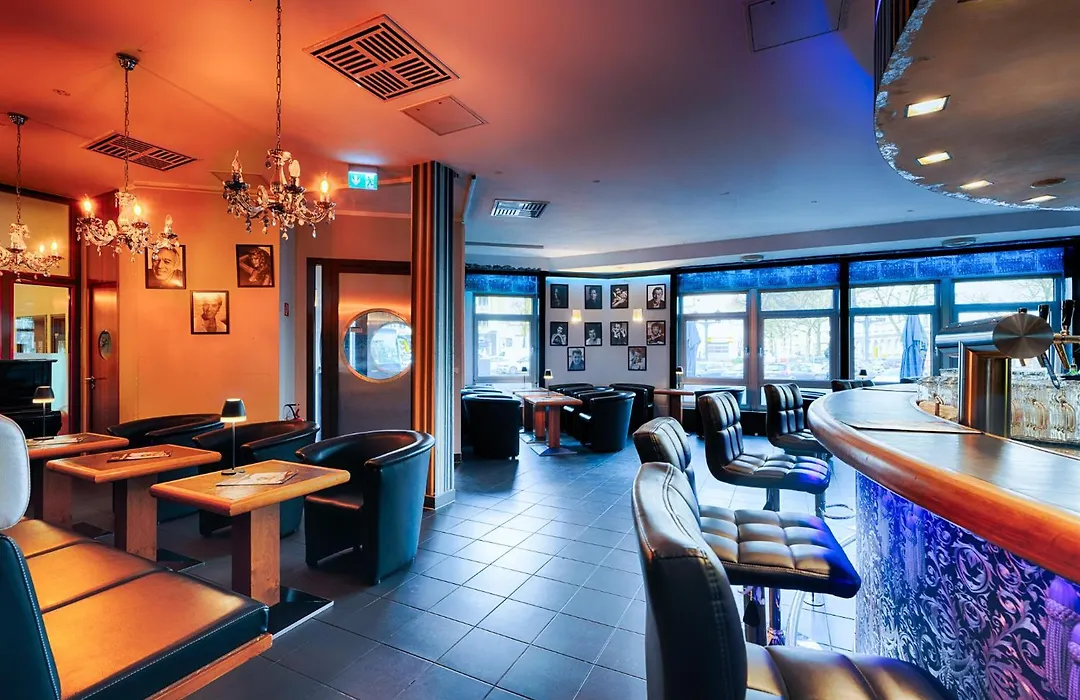 Enjoy Hotel Am Studio-1