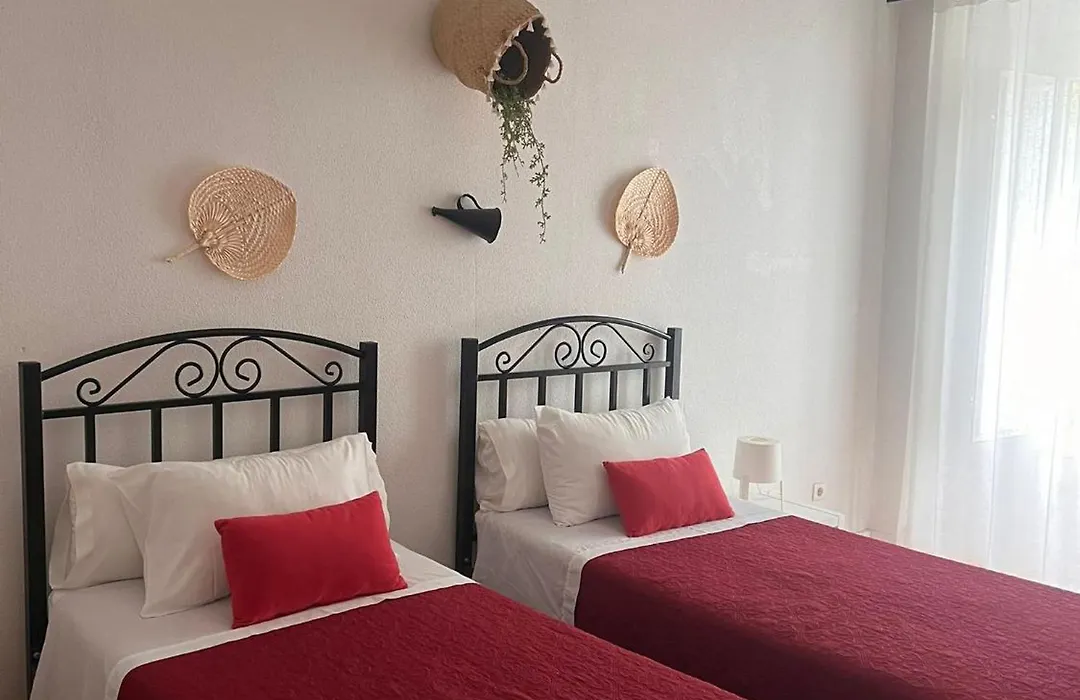 Avis Guesthouse-1