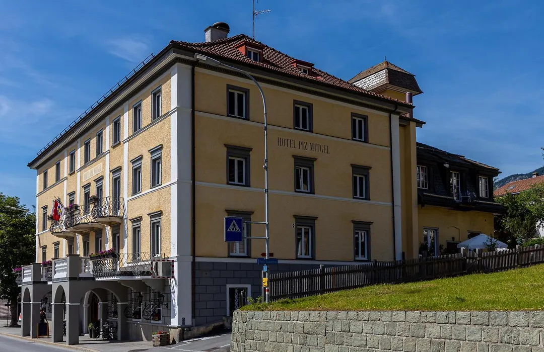 Hotel Piz Mitgel-1