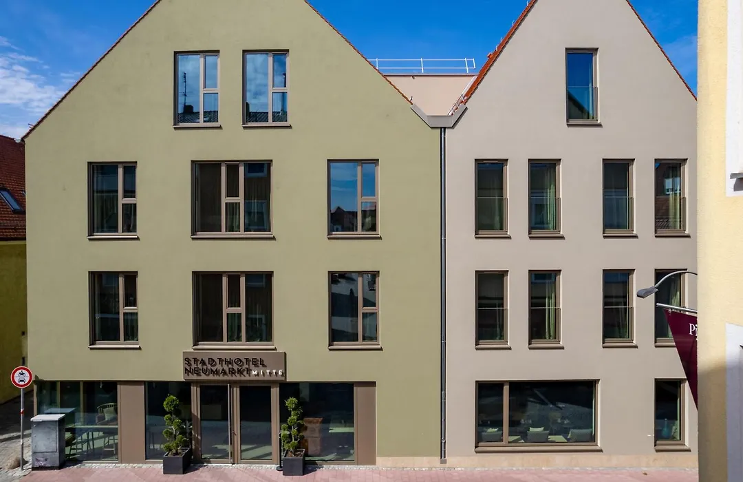 Stadthotel Neumarkt Mitte-1
