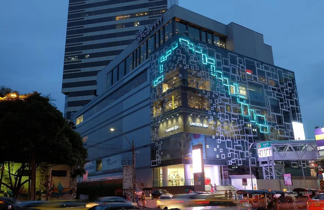 Episode 11 Hostel Sukhumvit-1