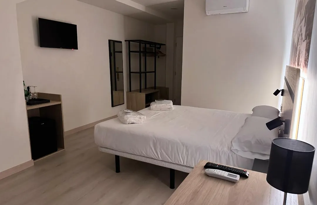 Hotel ELE Acueducto-1