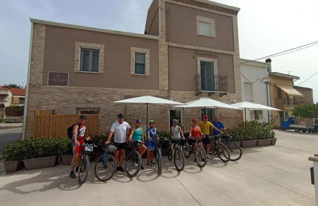 Al Faro Bianco B&B e Residence con parcheggio-1