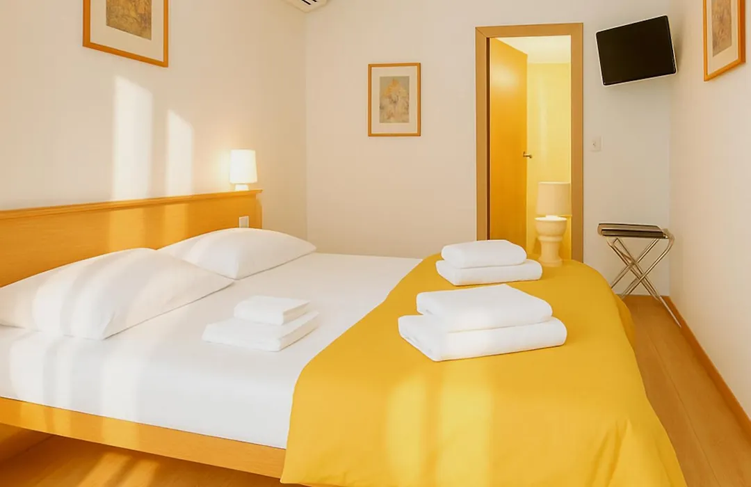 Hotel Modena Old Town-1