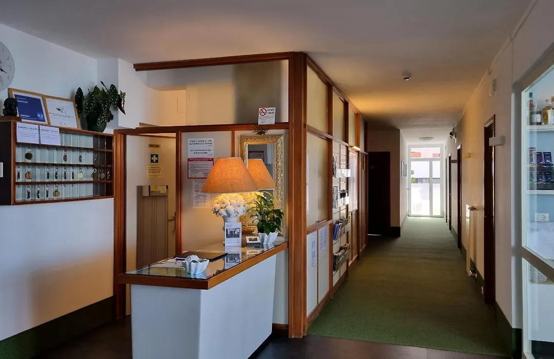 Hotel Carol-1