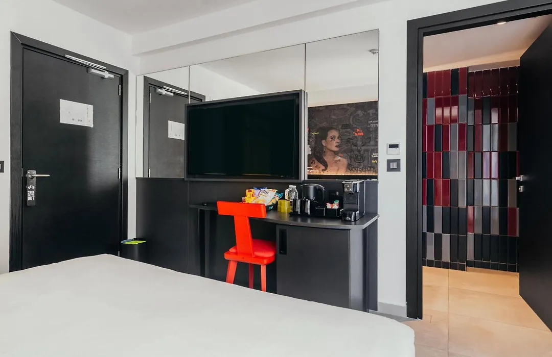 So City Hotel Adults Only-1