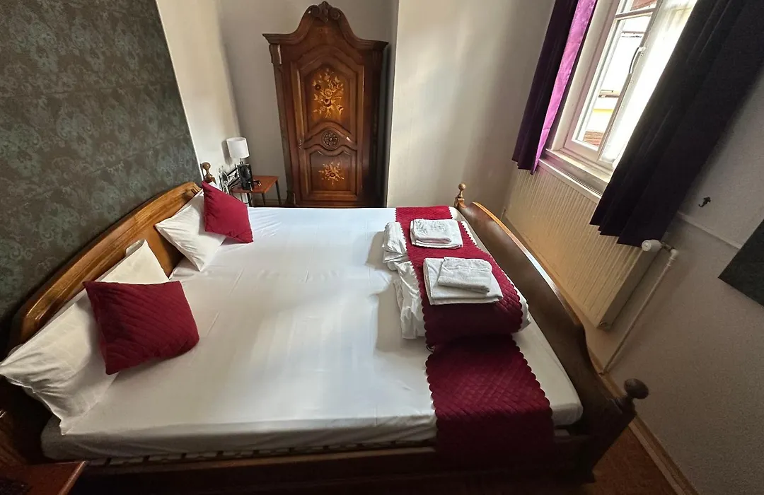 Hotel Schwarzer Adler-1
